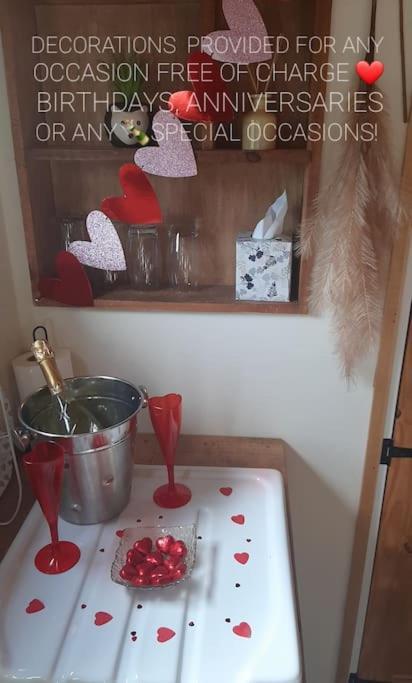 Anglesey New Modern Shepherds Hut With Spa Hot Tub Gwalchmai Екстериор снимка